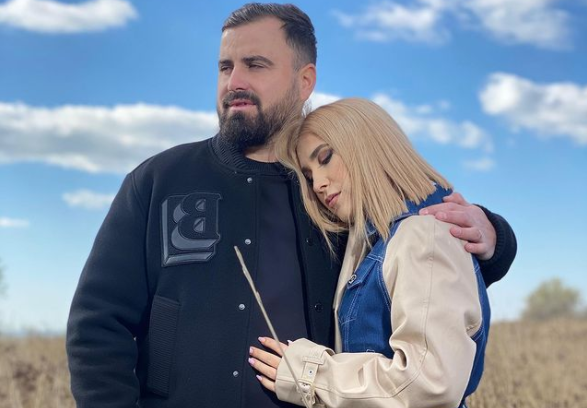 Imagine Stire Cum s-au cunoscut Adda şi Cătălin Rizea. Artista a făcut dezvăluiri neaşteptate: „Eram semi beată, după un concert” | 2review.ro
