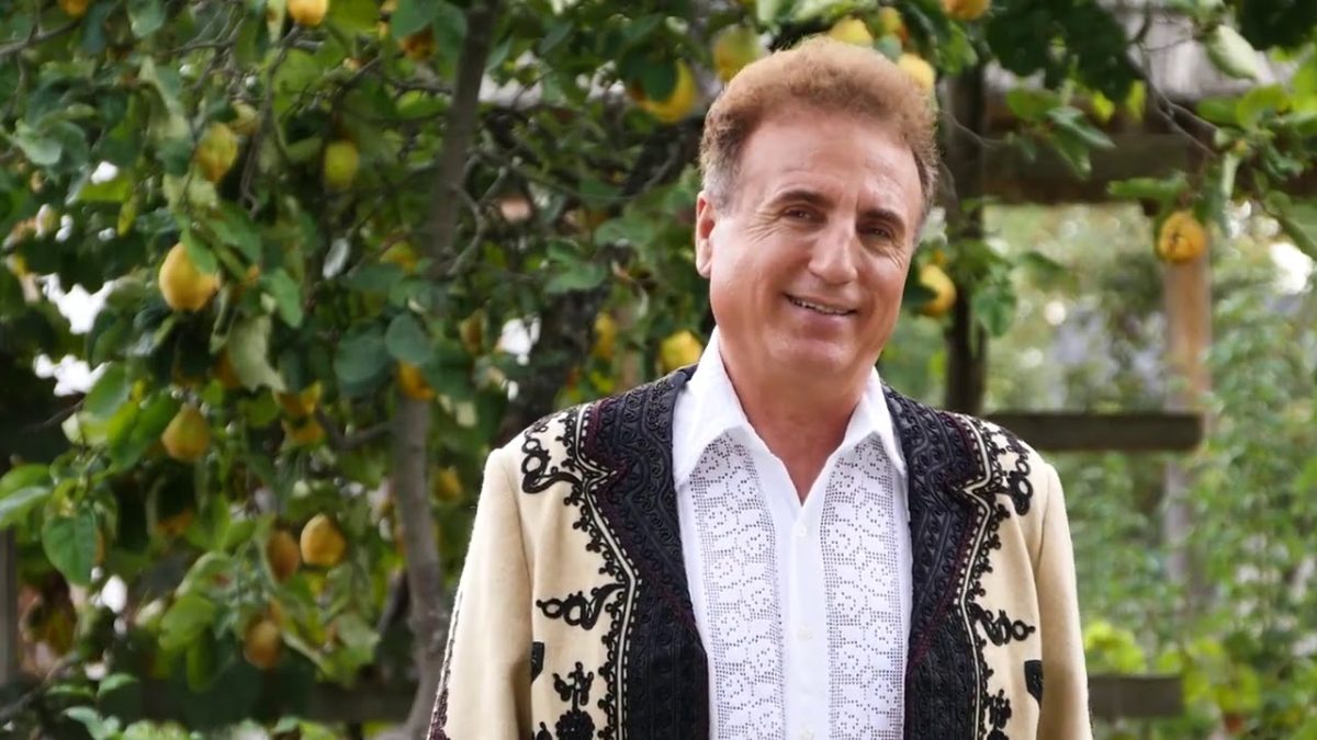 Imagine Stire Cât te costă Revelionul la restaurantul lui Constantin Enceanu. Artistul a pregătit un meniu de fițe pentru invitații săi | 2review.ro