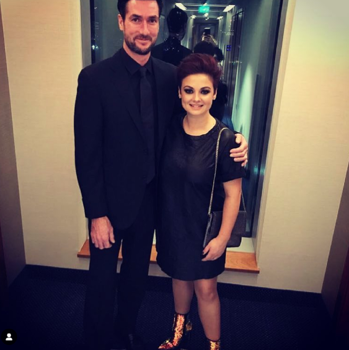 Imagine Stire O celebră actriță a anuțat că divorțează de soțul și colegul de platou! Cei doi erau împreună din copilărie și au împreună patru copii | 2review.ro