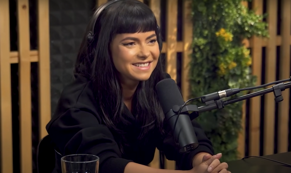 Imagine Stire Destăinuirile făcute de Inna, în preajma sărbătorilor de iarnă. Care a fost cel mai greu moment pe care l-a trăit de Crăciun | 2review.ro