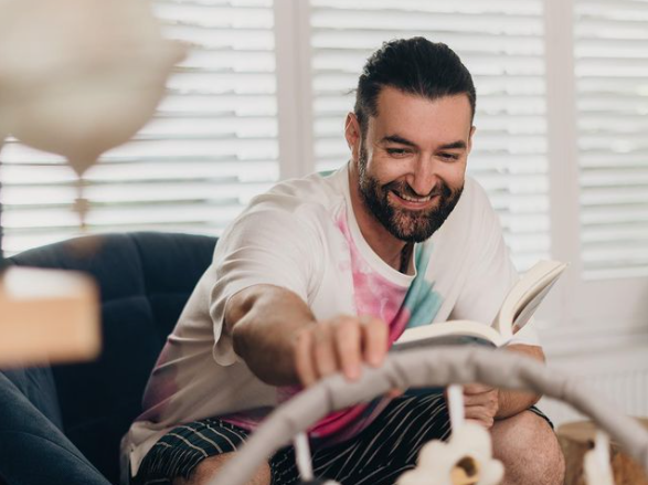 Imagine Stire Ce se întâmplă cu Smiley de când a devenit tătic. Mesajul neaşteptat al artistului: „N-am încărunţit degeaba” | 2review.ro