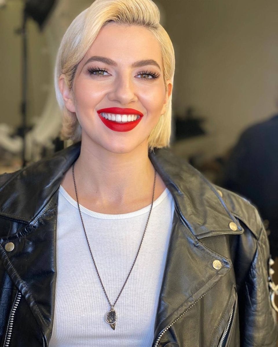 Imagine Stire Cum s-a filmat Lidia Buble în dormitor, după ce s-a despărţit de Harlys Becerra | 2review.ro