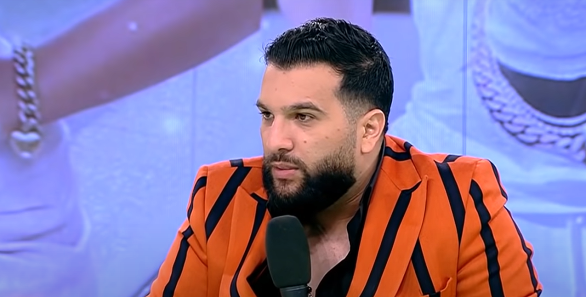 Imagine Stire Tzancă Uraganu și-a luat mașină de 120.000 de euro și i-a făcut o prezentare ”de comă”: „Să vină aspacardinul!” VIDEO | 2review.ro