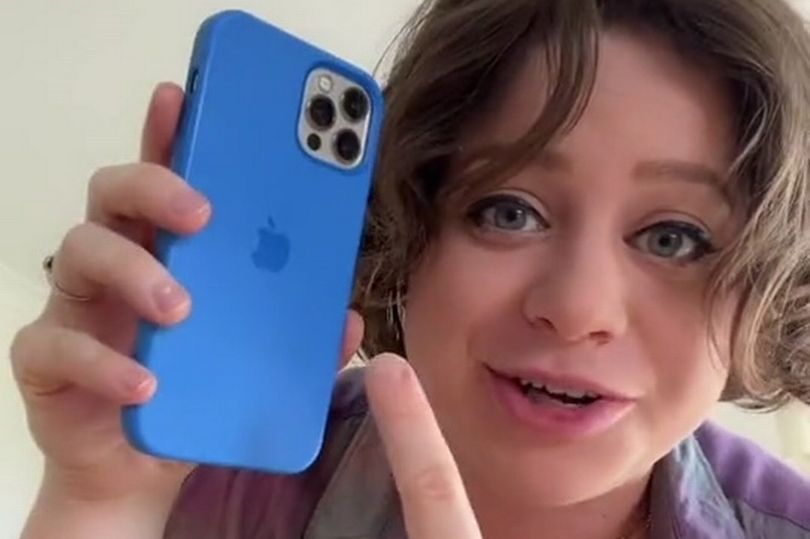Știai că fiecare iPhone are un buton secret?! Ce se întâmplă dacă îl apeși