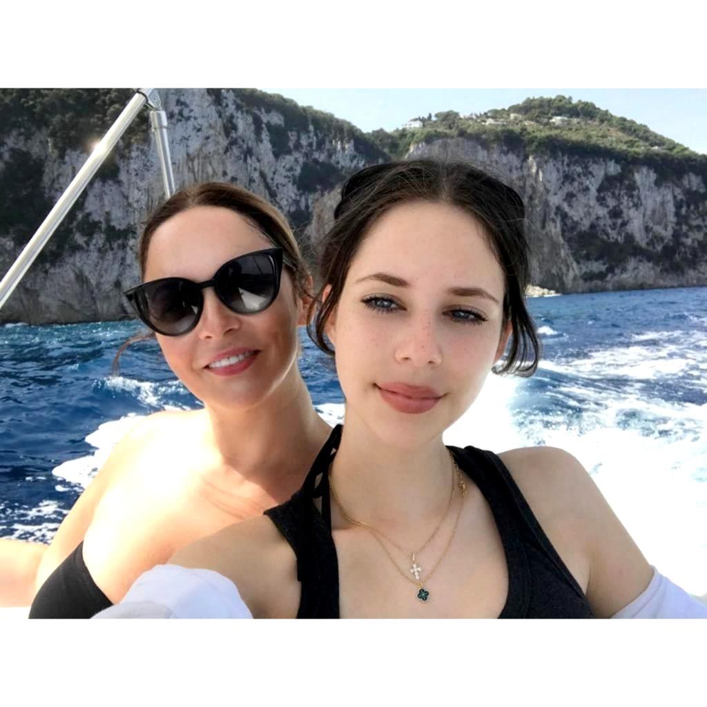 Imagine Stire Andreea Marin a rămas surprinsă de fiica sa. Ce drum și-a ales în viață adolescenta? | 2review.ro