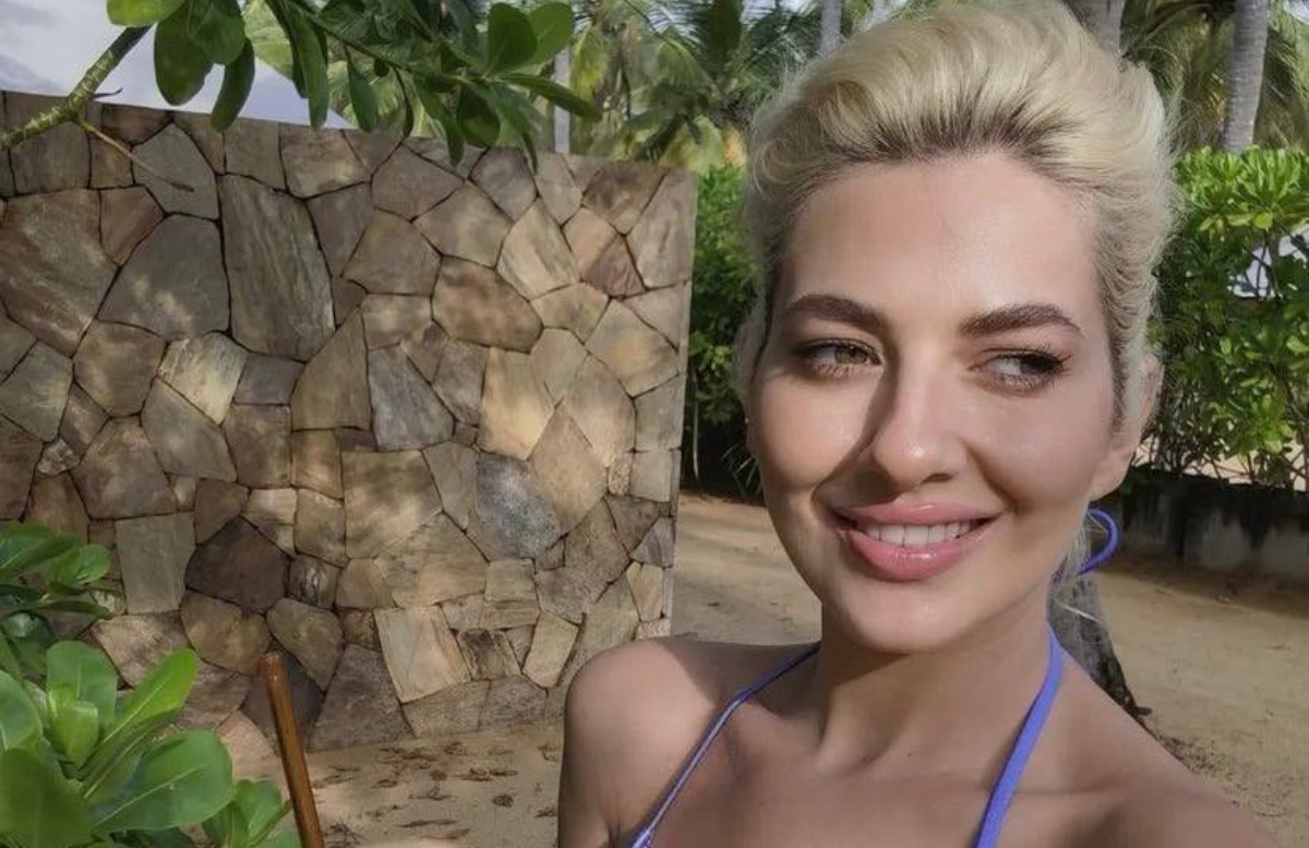 Imagine Stire Lidia Buble, apariție incendiară. În ce ipostaze s-a lăsat fotografiată cântăreața? | 2review.ro
