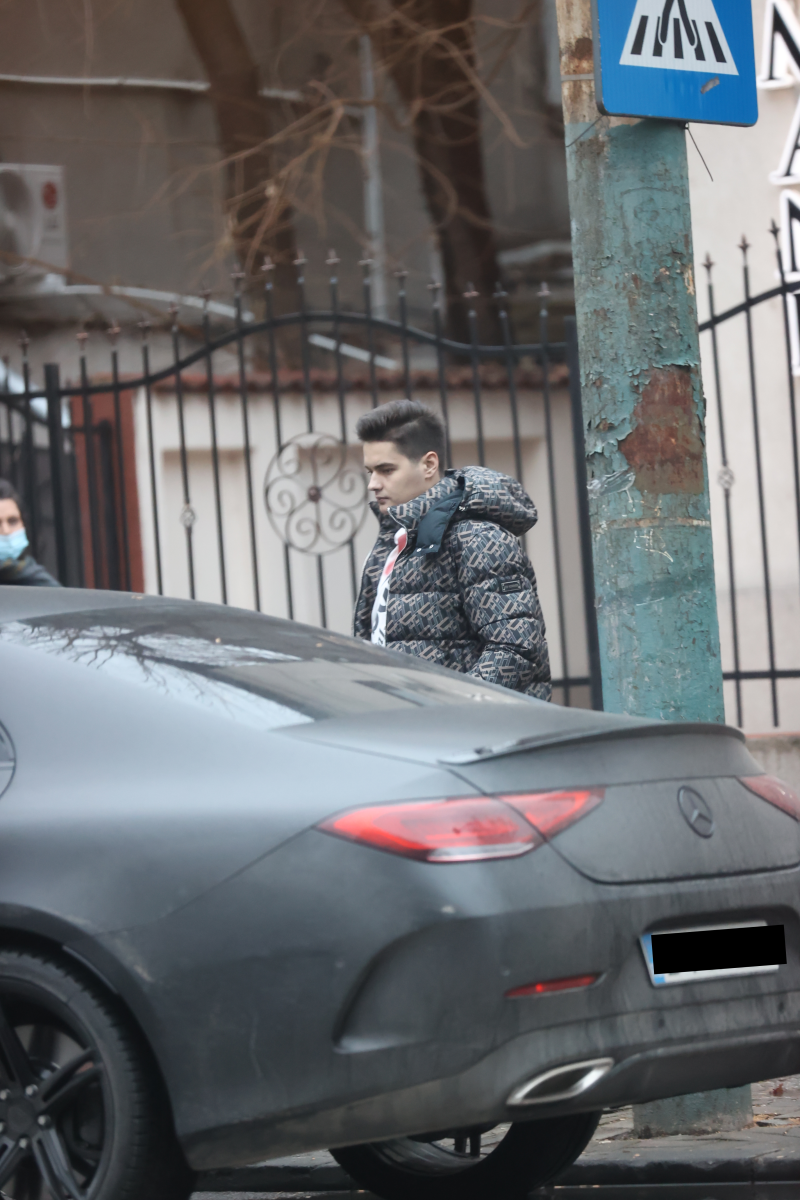 Imagine Stire Selly, la un pas de tragedie, în trafic. “Mergeam cu mașina, aveam geamul deschis și…” Cunoscutul vlogger, mărturii incredibile | 2review.ro
