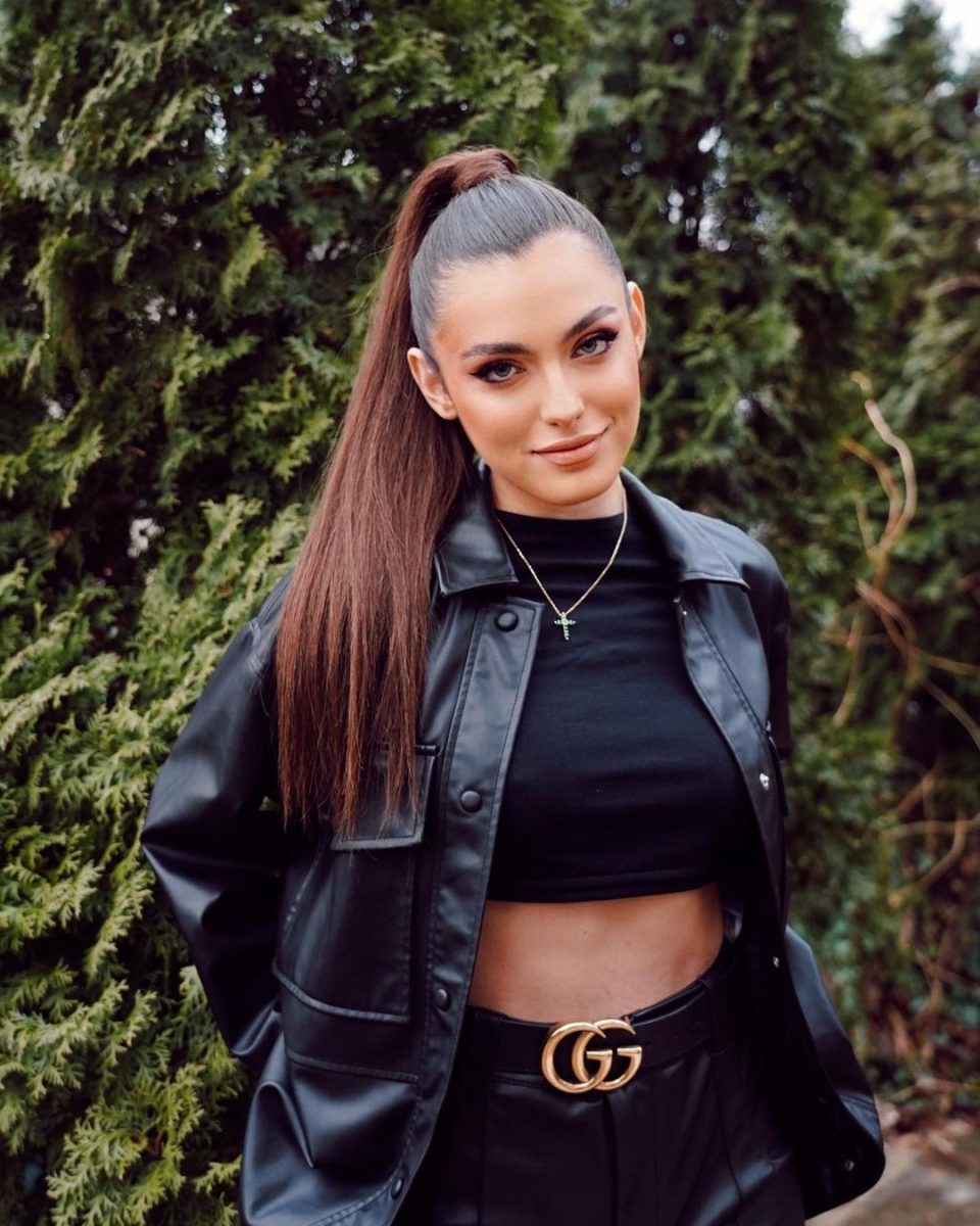 Imagine Stire Andreea Esca nu mai are control asupra fiicei ei! Alexia Eram a spart 60.000 de euro fără nicio emoție | 2review.ro