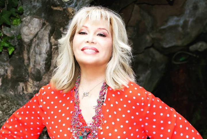 Imagine Stire Amanda Lear a fost operată pe cord. Cum se simte actrița după intervenția dificilă | 2review.ro