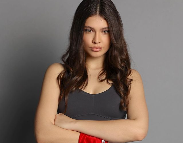 Imagine Stire Elena Chiriac, relaţie secretă cu unul dintre Faimoșii de la Survivor. Ce declaraţii a făcut bărbatul | 2review.ro