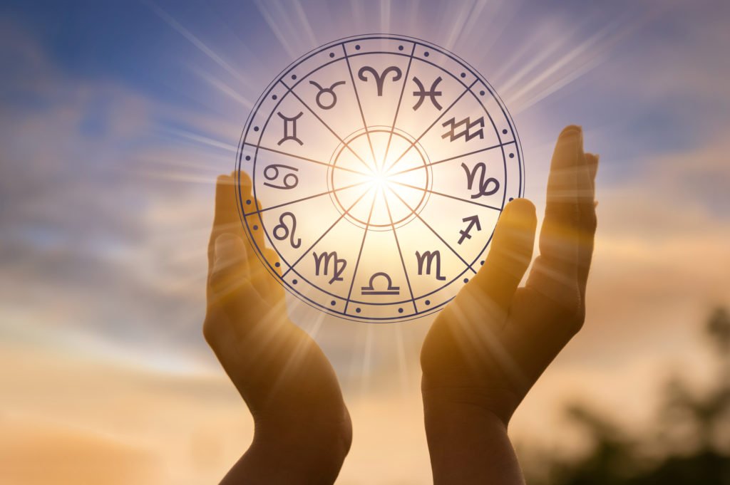 Imagine Stire Horoscop săptămânal 3 – 9 ianuarie 2022. Fecioarele pot relua o poveste de iubire | 2review.ro