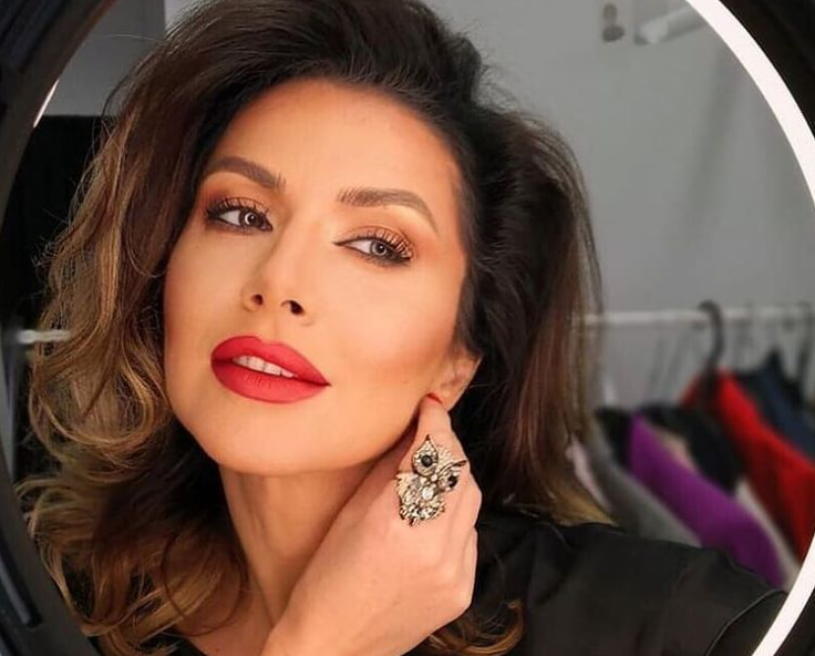 Imagine Stire Ce gest a făcut Carmen Brumă, după ce a lăsat de înţeles că l-ar fi înşelat pe Mircea Badea? Puţină lume ar recurge la aşa ceva | 2review.ro