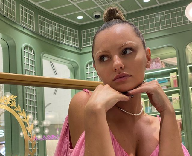 Imagine Stire Alexandra Stan, ipostaze provocatoare în vacanţa din Mexic! Artista a renunţat la sutien | 2review.ro
