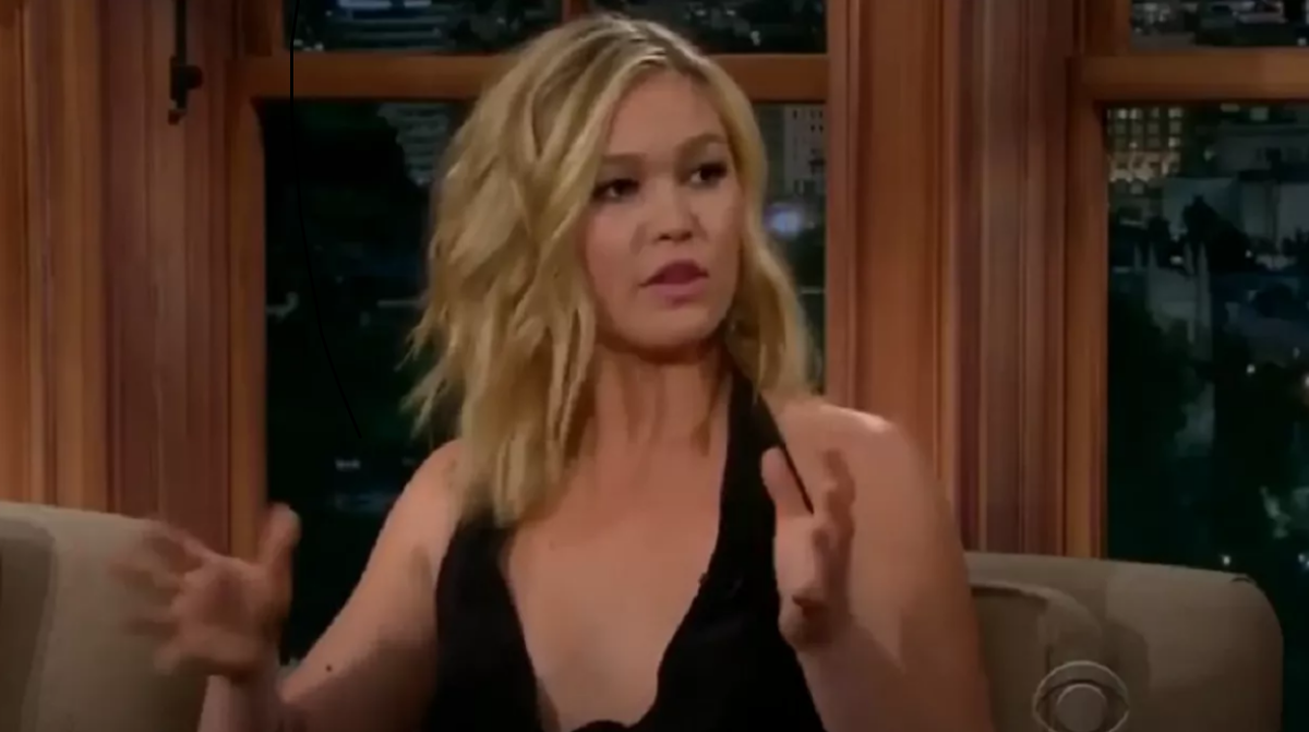 Imagine Stire Julia Stiles a născut a doua oară la 40 de ani. Actrița de la Hollywood a publicat prima fotografie cu bebelușul | 2review.ro