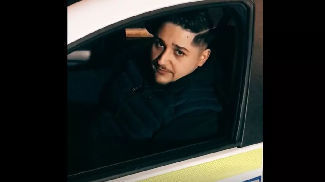 IPJ Brașov a început o investigație după ce o mașină de poliție a ajuns ținta unor glume pe TikTok. “Videoclipul a fost realizat…”