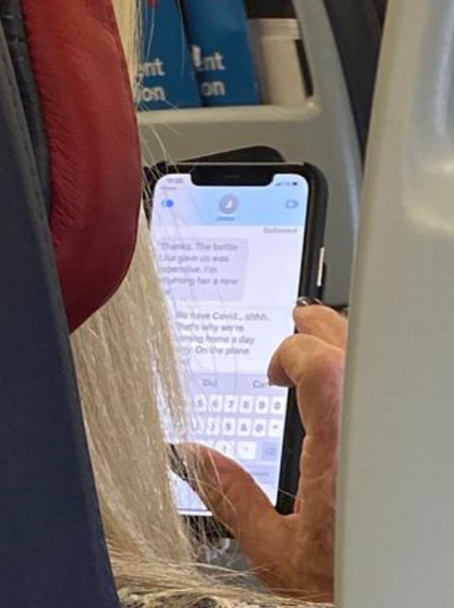 Ce a surprins cu telefonul o femeie! S-a îngrozit când a văzut ce mesaj scria pasagera de lângă ea: ”Shhhh…avem…”