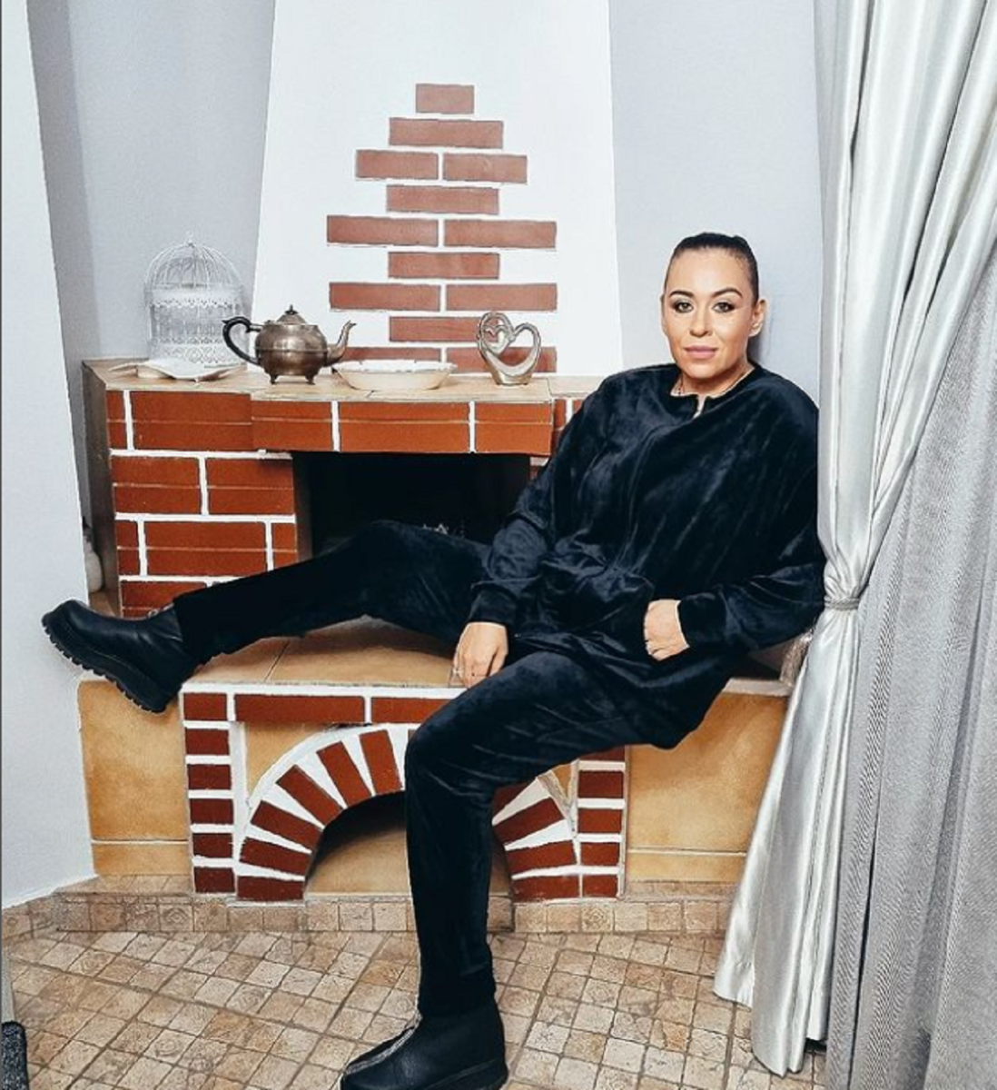 Imagine Stire Oana Roman, scandal cu o fană, după ce i-a reproșat că face reclame ascunse: ”Atât de rea și proastă ești?” | 2review.ro