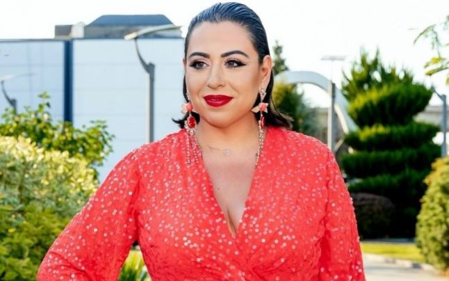 Imagine Stire Oana Roman, în depresie? De ce a ajuns vedeta să spună „da, încă mai am burtă, încă mai am celulită” | 2review.ro