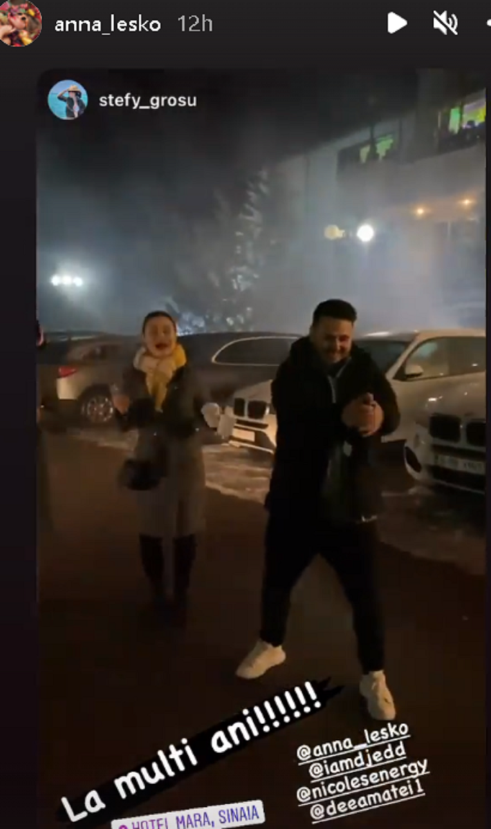 Au apus vremurile bune! Anna Lesko a petrecut Revelionul în mașină, în fața unui hotel din Sinaia