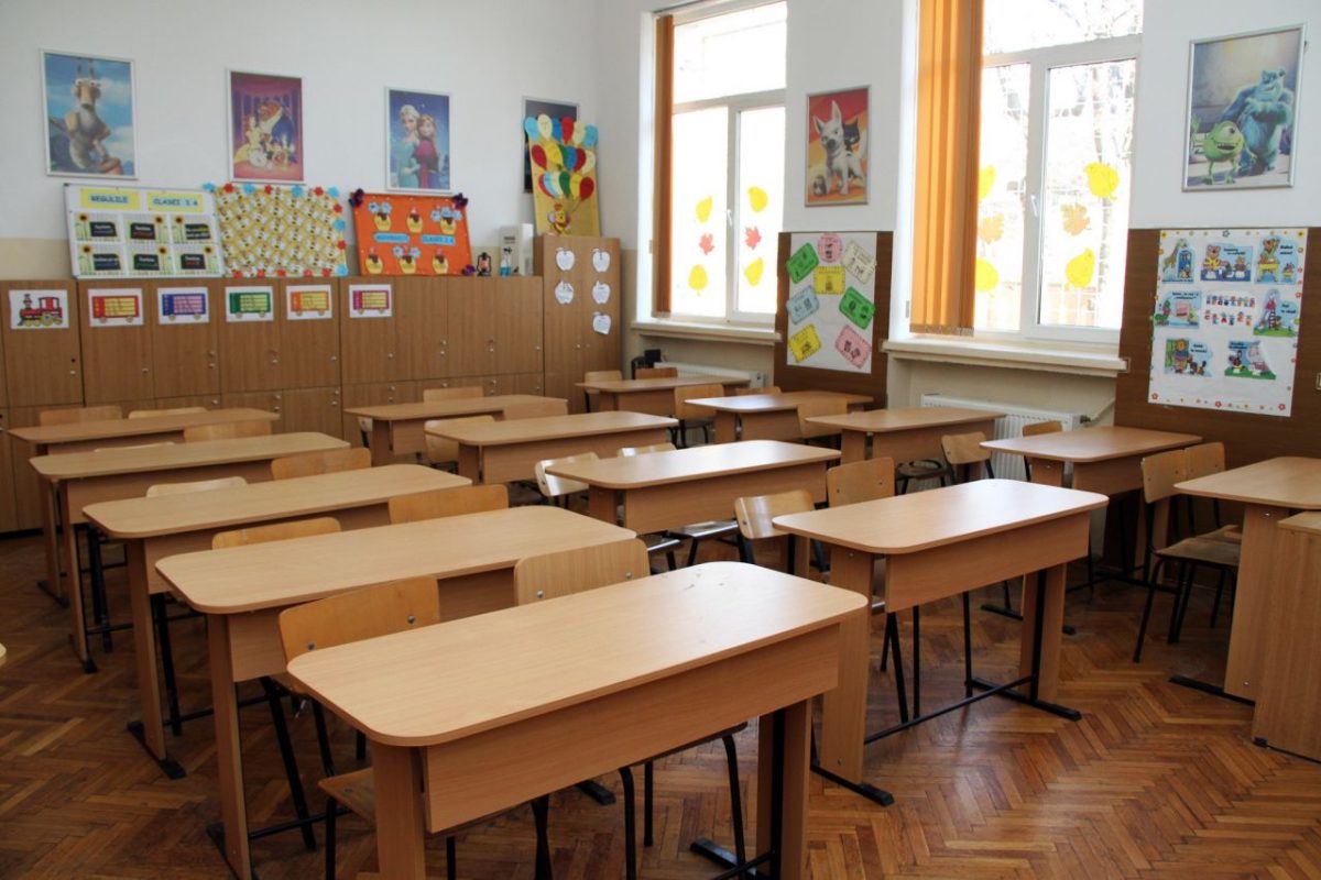 Este oficial! Legea care prevede introducerea educației sexuale în școli a fost adoptată în Parlament