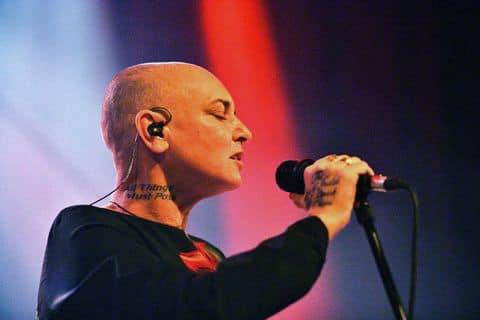 Imagine Stire Sinéad O’Connor, ultimele mărturii înainte de moarte: ”Am tipat, am rugat-o să mă lase” | 2review.ro