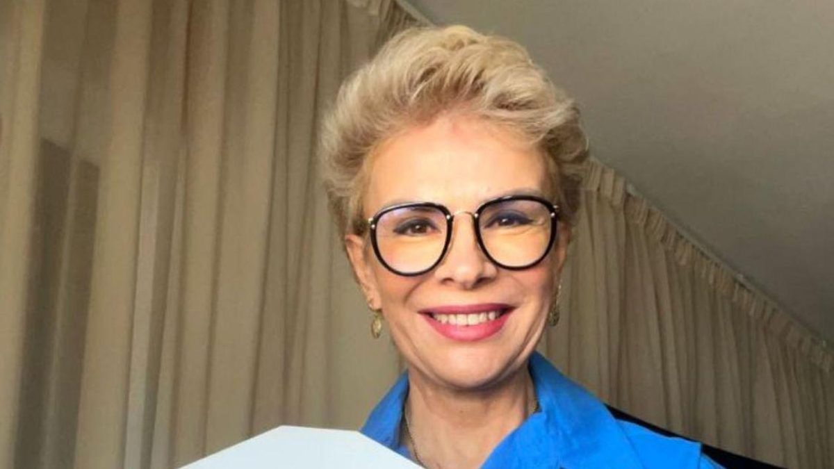 Imagine Stire Care sunt bărbaţii celebri cu care s-a iubit Teo Trandafir. De ce a ajuns vedeta să spună: „Încearcă să-mi pună căluşul în gură” | 2review.ro