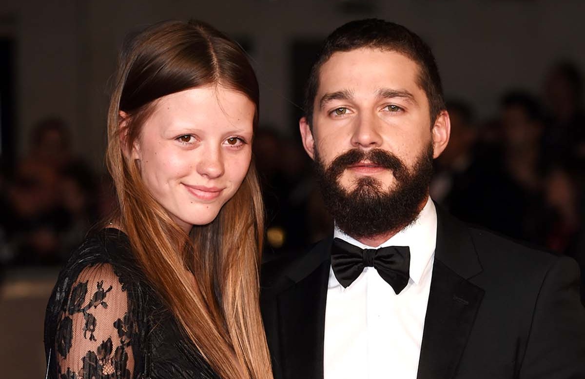 Imagine Stire Shia LaBeouf se pregătește să devină tată pentru prima dată, deoarece soția sa, Mia Goth, este însărcinată | 2review.ro