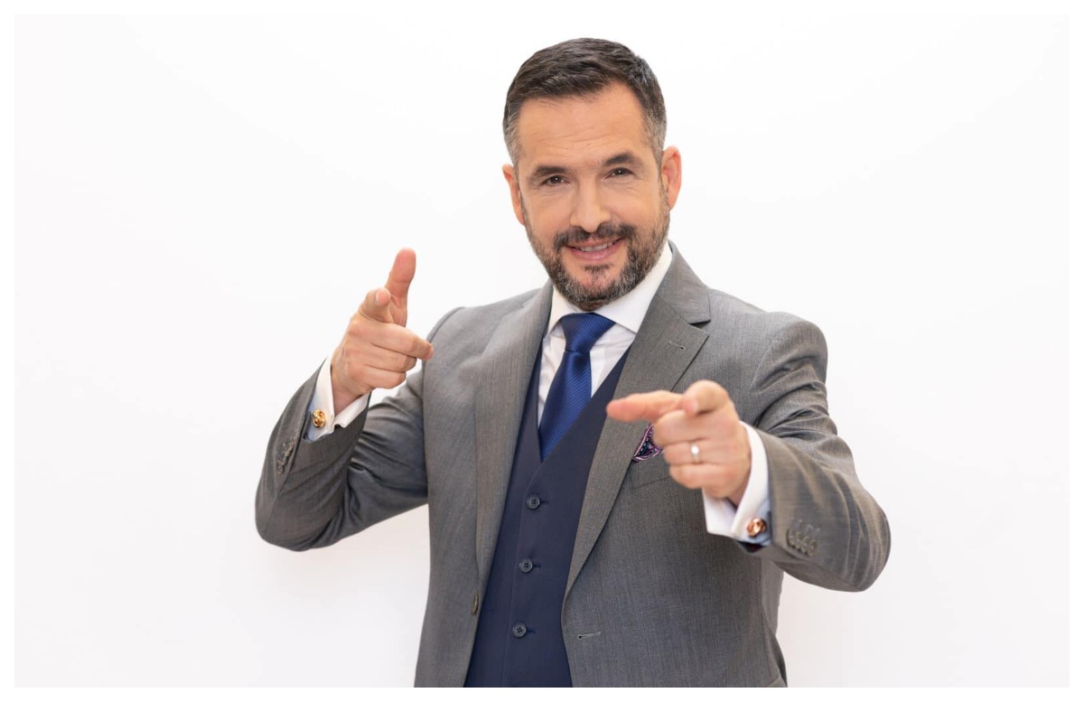 Imagine Stire Mădălin Ionescu, în stare gravă la spital: ”Boala a debutat furtunos”. Ce a pățit vedeta de televiziune? | 2review.ro