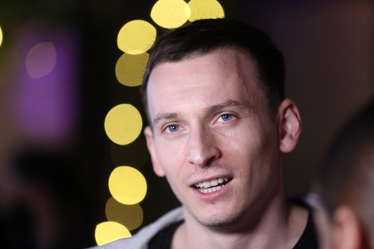 Imagine Stire Denis Roabeș, drama care l-a împins către o carieră muzicală: „Am toate stările în mine” | 2review.ro