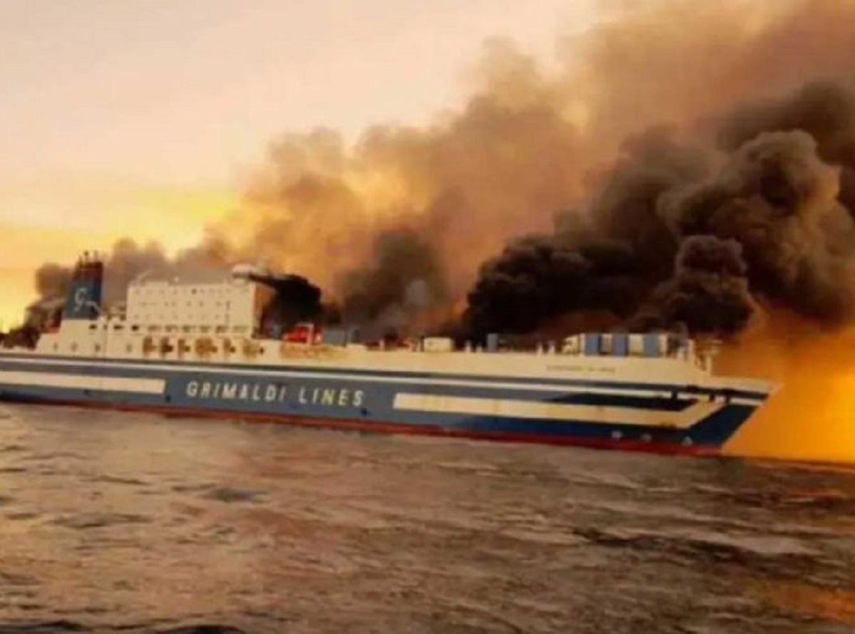 Un feribot cu zeci de români la bord a luat foc în Grecia. Mai multe persoane sunt dispărute