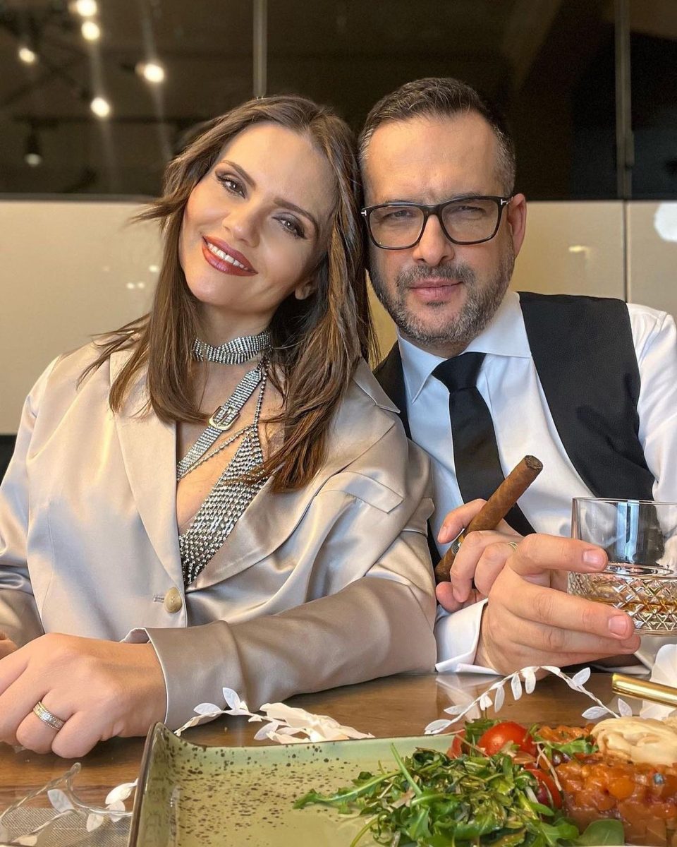 Cristina Șișcanu și Mădălin Ionescu s-au întors de urgență din vacanță: ”Tata nu se simte bine”