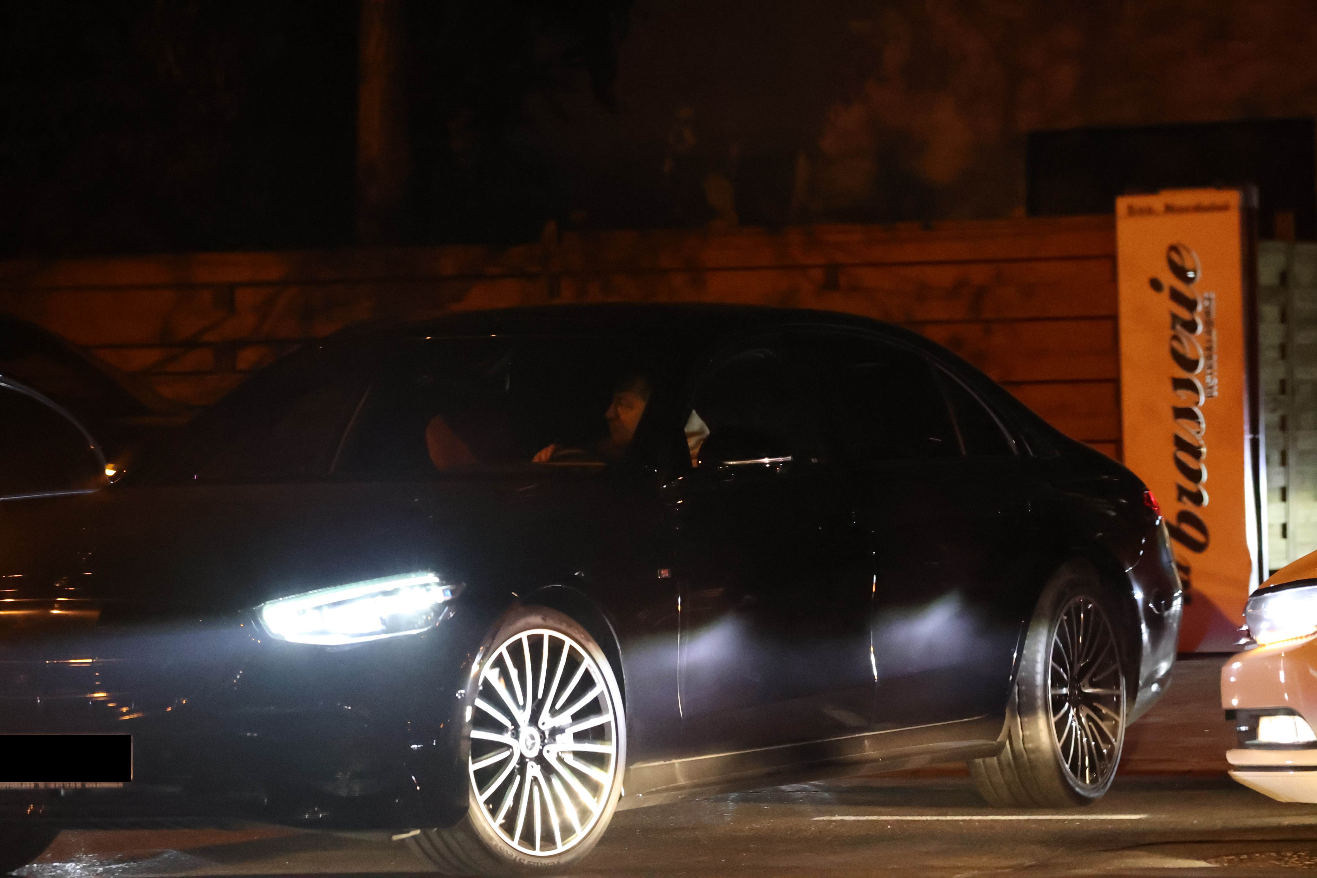 Edy Power, la volanul Mercedesului său (Foto: CANCAN.RO)