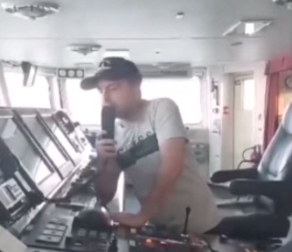 Dialogul fabulos dintre o navă rusească şi una georgiană! Au făcut mişto de ei, după ce ruşii au rămas fără combustibil: „Atunci, vâsliţi”