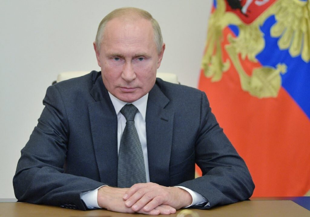 E OFICIAL! A început războiul în Ucraina! Putin a atacat cu avioane, tancuri, rachete şi nave militare