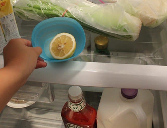 De ce e bine să pui o lămâie tăiată în jumătate, în frigider? Mare atenţie, nu trebuie să o consumi după