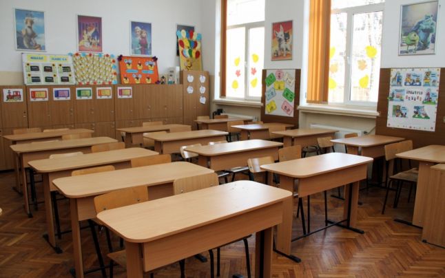 Imagine Stire S-au făcut de râs în prima zi de şcoală! Ce mesaj au transmis profesorii elevilor din Buciumeni, Dâmboviţa | 2review.ro