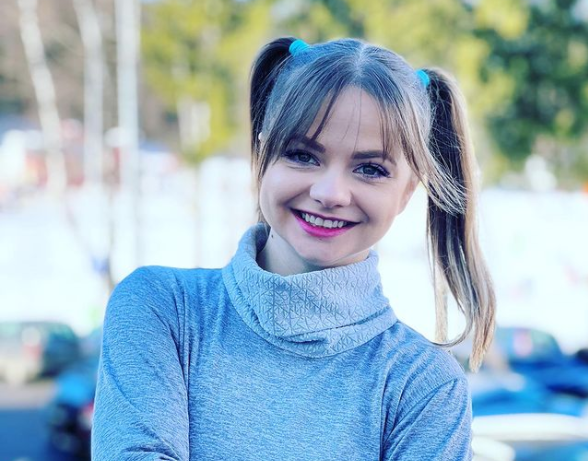 Imagine Stire Cum arată Fetița Zurli, fără costumaţii. Actrița Vero Căliman are 32 de ani | 2review.ro