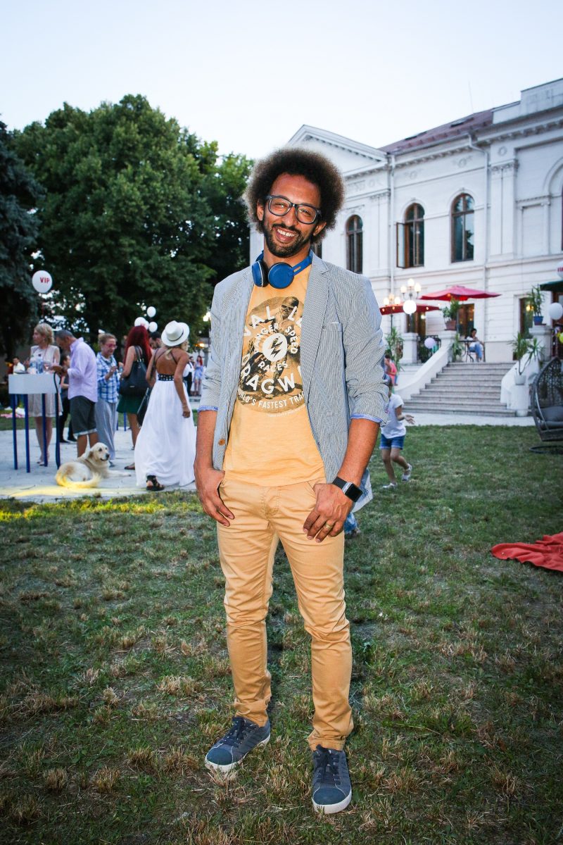 Imagine Stire Fața urâtă a lui Kamara, de la Survivor România. A înjurat și a jignit o tânără în timpul unui meci de fotbal amical, iar cei prezenți au rămas fără cuvinte | 2review.ro