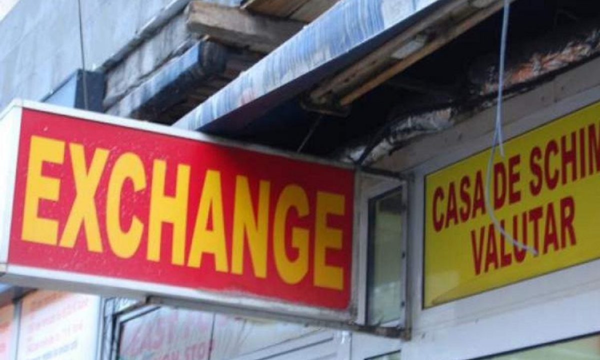 „Cutremur” valutar, în România! Cursul euro a depăşit 5 lei la agenţiile stradale