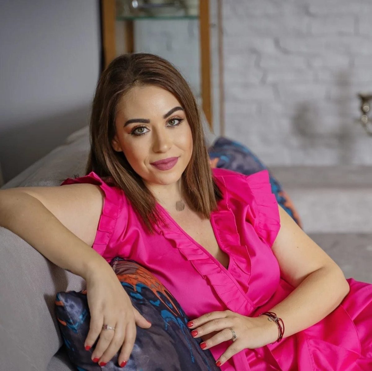 Oana Roman îi râde în nas lui Traian Băsescu, după ce a fost evacuat din aceeaşi casă în care a locuit Mioara Roman: „Există un Dumnezeu”
