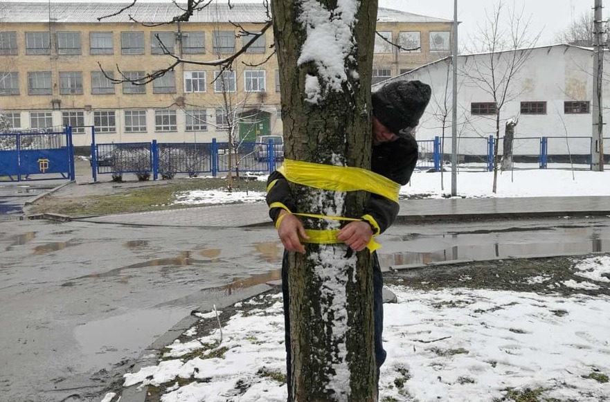 Imagine Stire Hoții din Kiev, legați și bătuți. Casele abandonate sunt jefuite | 2review.ro