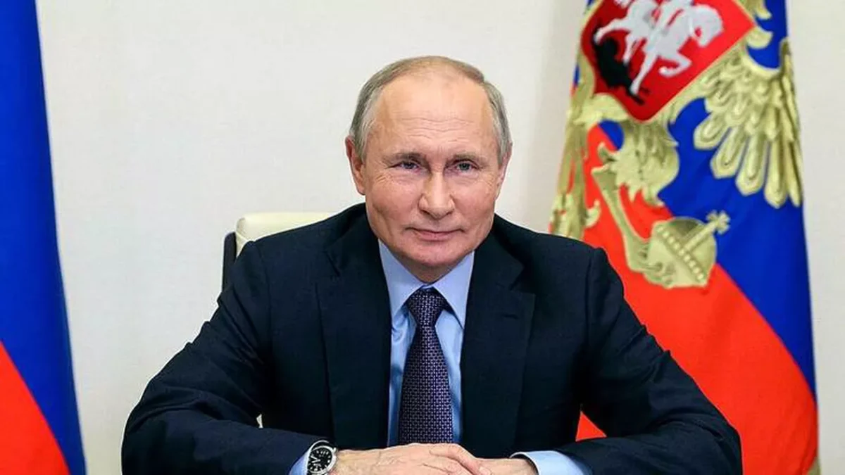 Imagine Stire Obiceiul ciudat al lui Vladimir Putin. Întotdeauna face asta | 2review.ro