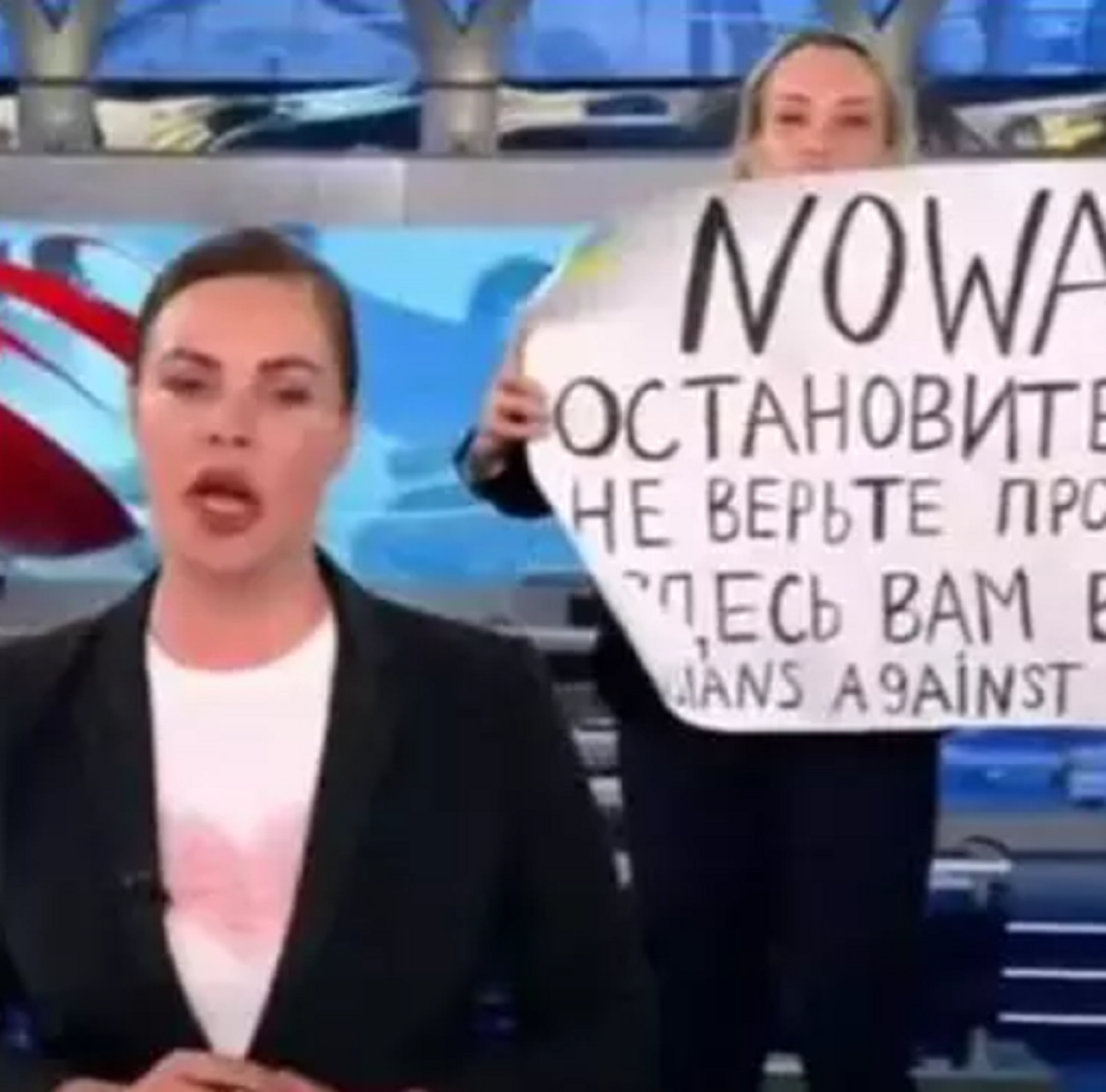 Jurnalista Marina Ovsiannikova, care a protestat la televiziunea rusă, se teme pentru viața ei: ”Înțeleg amploarea problemelor”