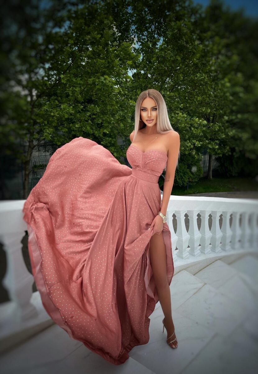 Imagine Stire Bianca Drăgușanu, gest neașteptat după ce a aflat că Alex Bodi s-a despărțit de Ema Uta. Vrea, oare, să se întoarcă în brațele musculosului?! | 2review.ro