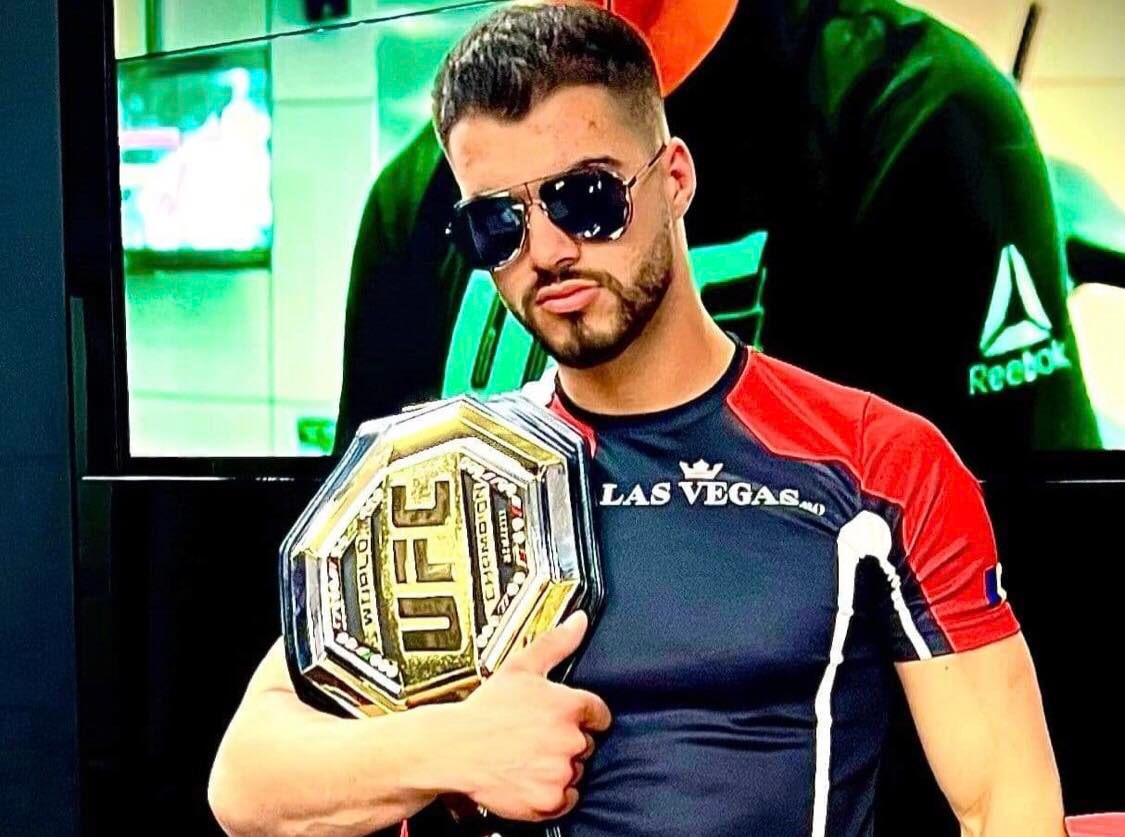 Imagine Stire Iancu Sterp se antrenează în Dubai, pentru super-gala de MMA! | 2review.ro