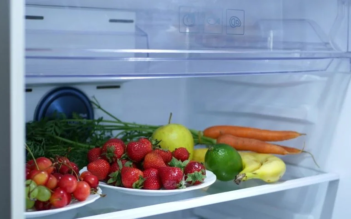 Nu mai ține aceste legume și fructe în frigider! Se strică mai repede, iată unde trebuie să pui roșiile