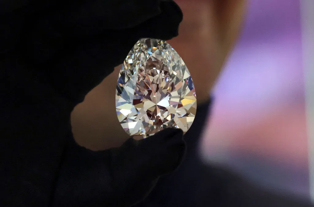 Cel mai mare diamant alb, scos la licitație. Incredibil ce preț are