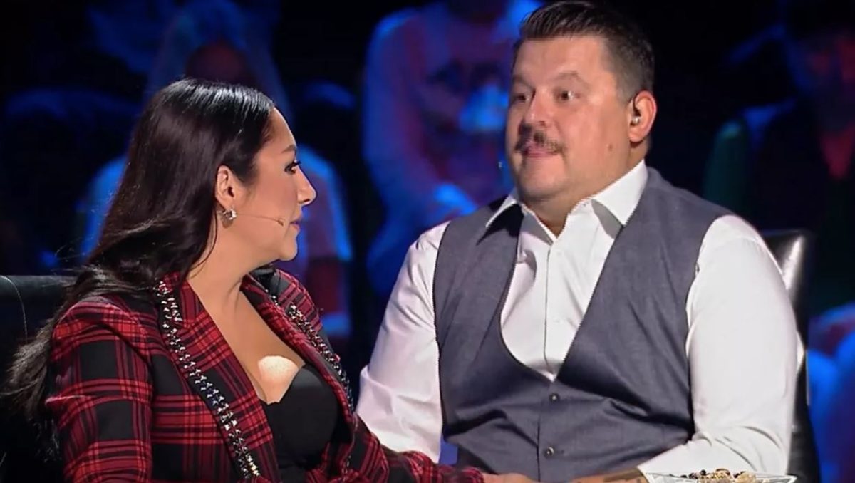 Imagine Stire Andra, scene halucinante la Românii au Talent! L-a înjurat pe Mihai Bobonete, după ce a întrebat-o de foştii iubiţi: “Ce te f**e pe tine grija”? | 2review.ro