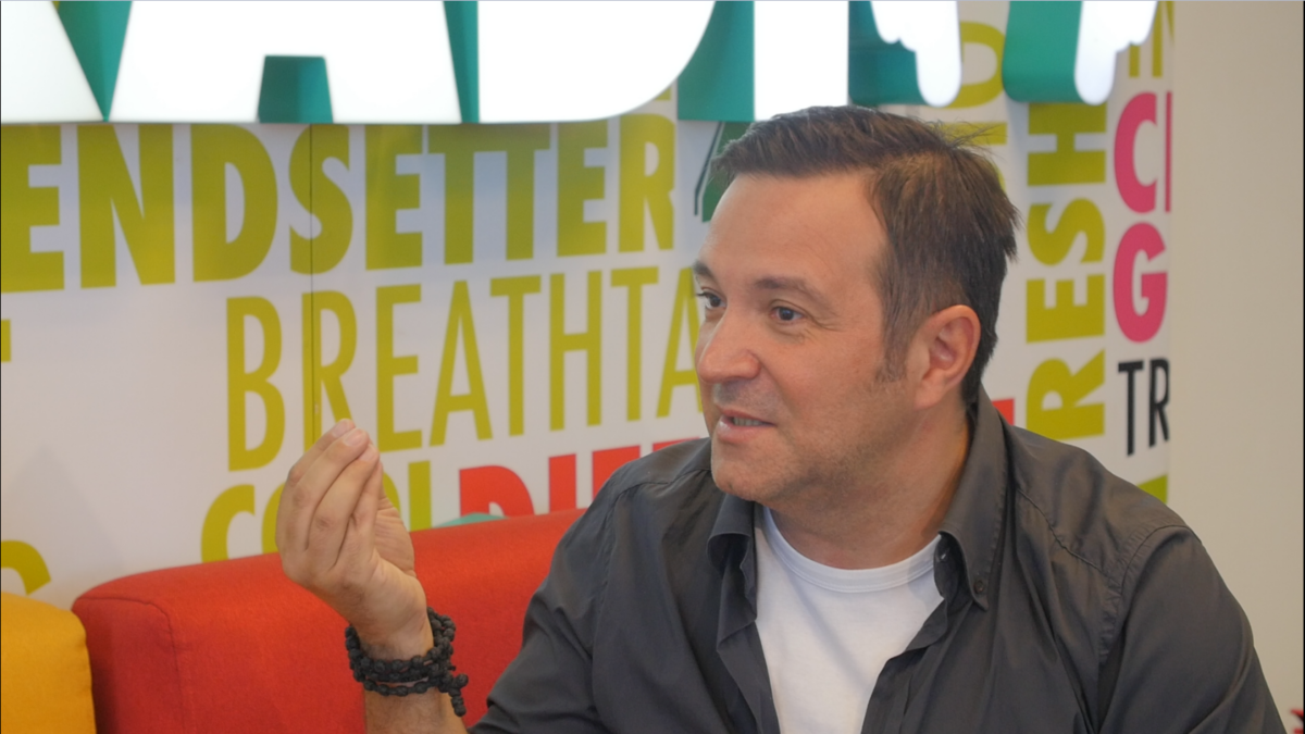 Imagine Stire Schimbarea radicală făcută de Daniel Buzdugan pentru copiii săi. Ce a decis omul de radio: „E o aruncare a responsabilității” | 2review.ro