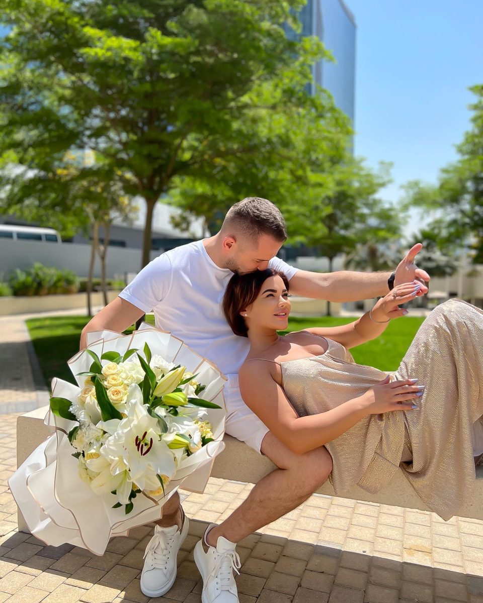 Imagine Stire Zi mare pentru Carmen de la Sălciua și Marian Corcheș. Cei doi și-au ales nașii pentru nuntă: ”Să fie într-un ceas bun” | 2review.ro